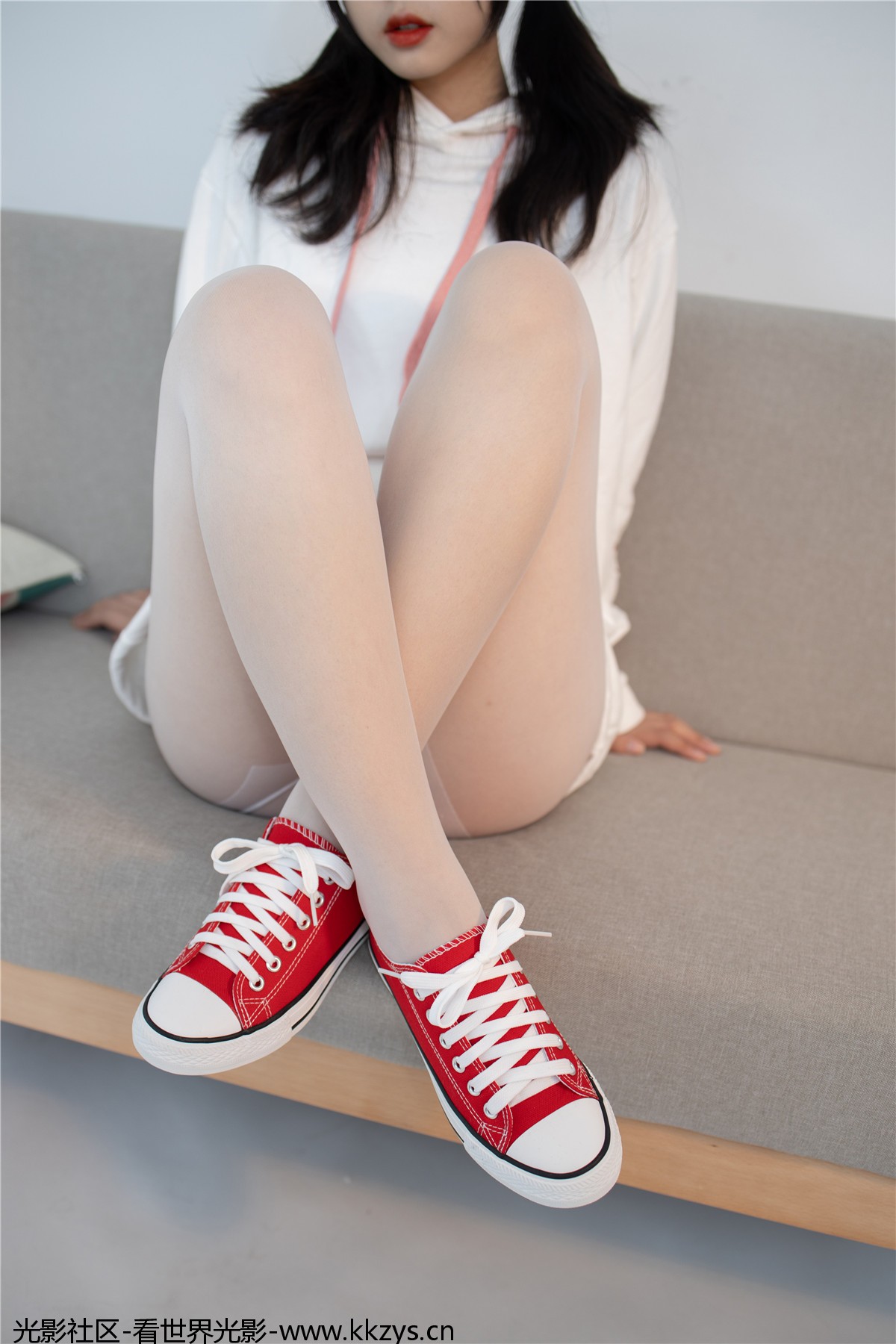 JKFUN-040 红色帆布鞋定制 小夜 [50P1V-1.77G]-光影社区