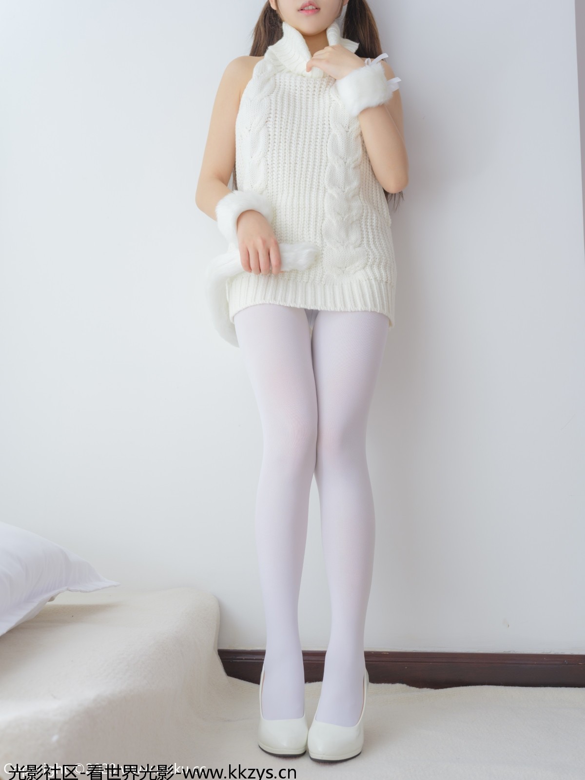 森萝财团 晴涩-05E 双马尾白丝露背毛衣 [109P1V-6.73GB]-光影社区