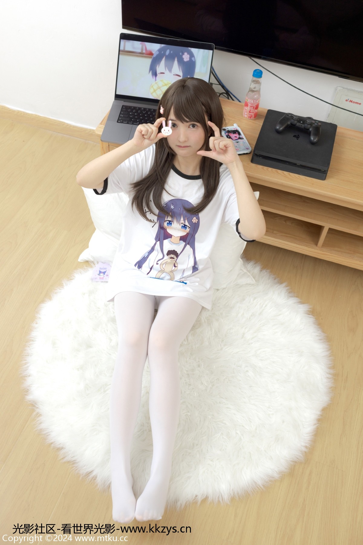 少女秩序 EX.14 小葵 白丝T恤 [89P1V-2.34GB]-光影社区