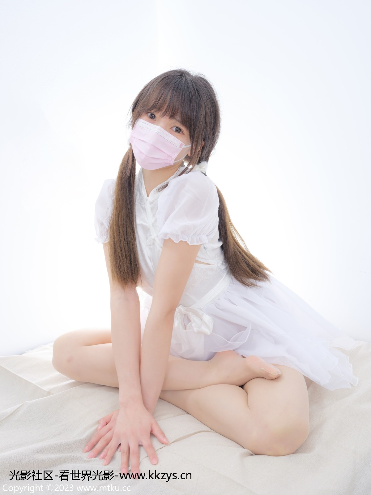 森萝财团 春雪-05E 4K 双马尾肉丝连衣裙无内 [105P2V-5.16GB]-光影社区