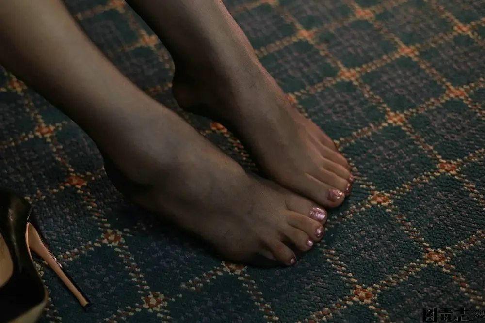 [IESS异思趣向] 模特：小七《台球长腿辣妹》-光影社区