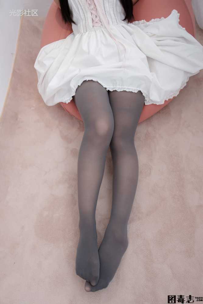 [森萝财团] 爱花写真 ALPHA-001 可爱公主妹妹丝袜秀-光影社区