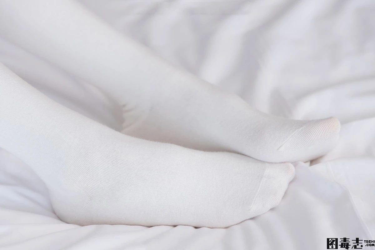 [BoBoSocks袜啵啵] No.229 稚予-板鞋、皮鞋、两双大腿袜-光影社区