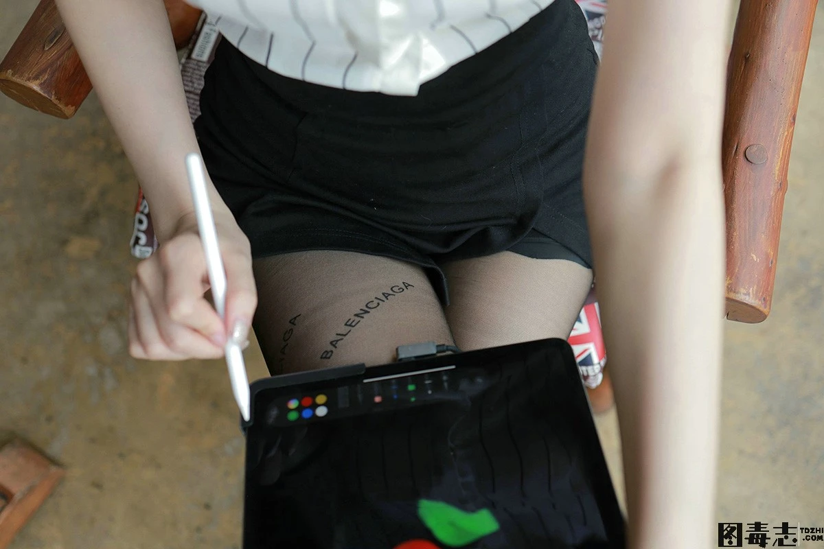 [IESS异思趣向] 模特：九妹《甜美女主管》-光影社区