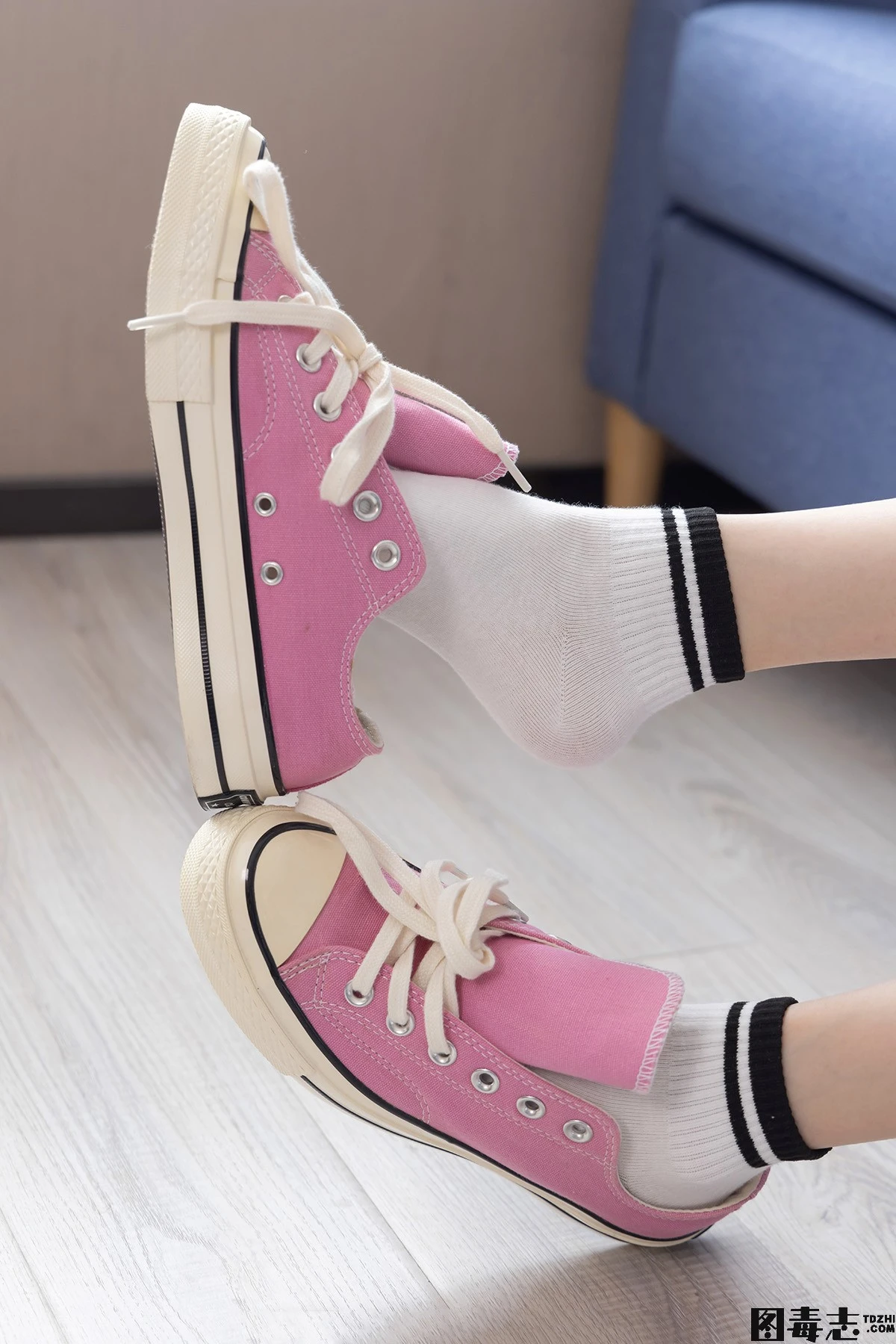 [BoBoSocks袜啵啵] No.250 稚予-板鞋、皮鞋、白棉袜、灰棉袜-光影社区