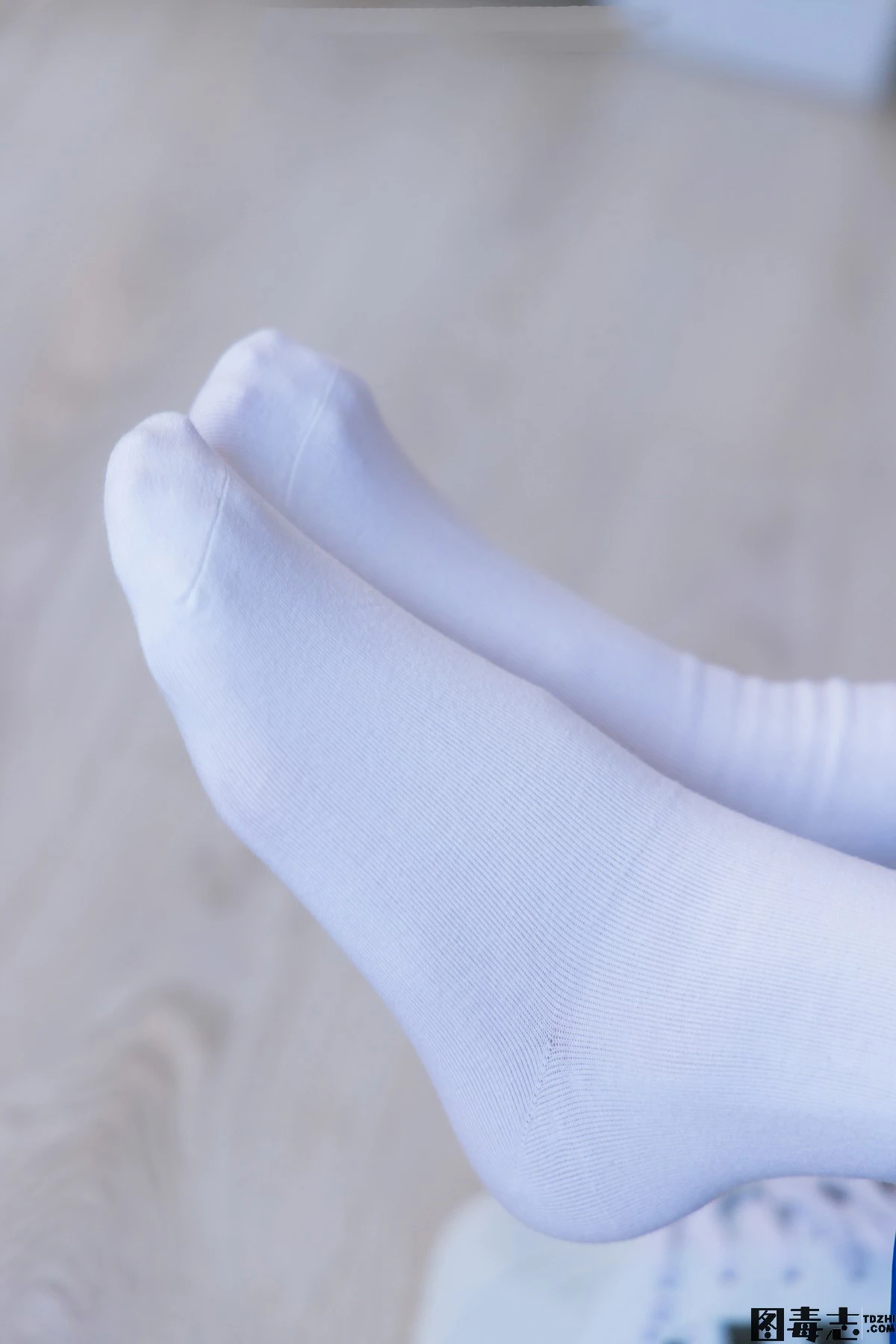 [BoBoSocks袜啵啵] No.193 小沫-贝壳头板鞋、白棉袜、肉丝、校服裤里丝-光影社区