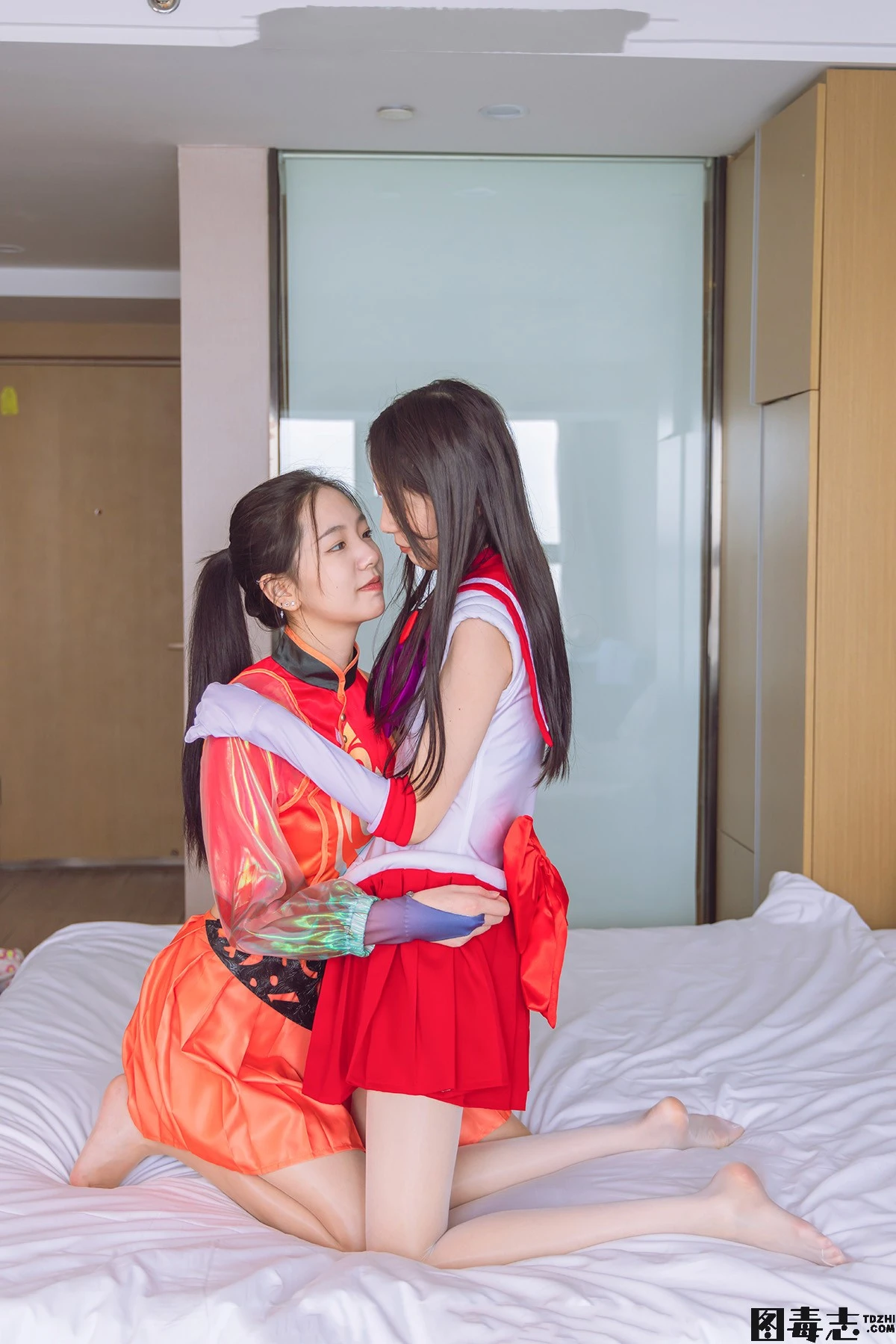 [BoBoSocks袜啵啵] No.263 小甜豆稚予-两双高跟鞋、油亮肉丝、油亮白丝-光影社区