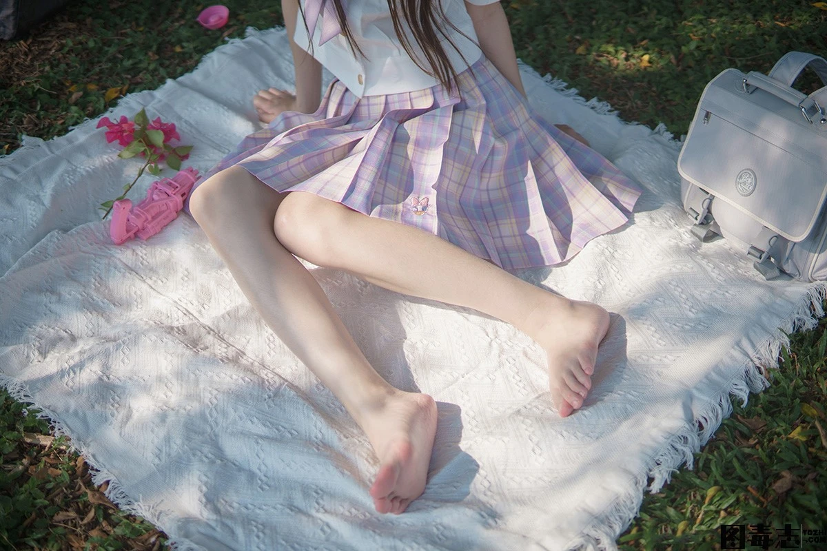 [Limerence原创] No.047 海蓝 白皙希腊脚 JK户外野餐-光影社区