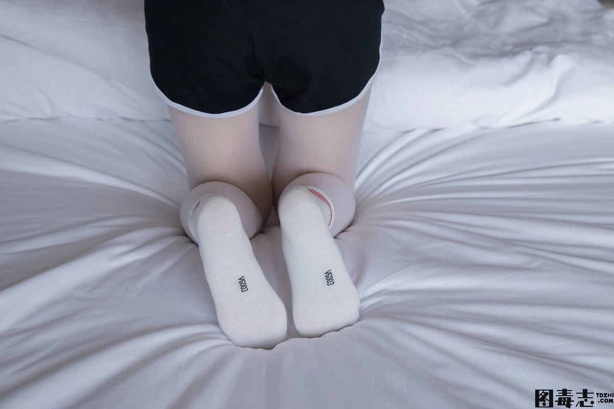 [BoBoSocks袜啵啵] 限定作品004 熊熊-板鞋、白棉袜、白丝-光影社区