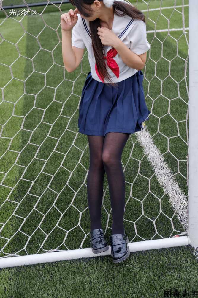 [喵写真] R15-009 球场上的黑丝校服-光影社区