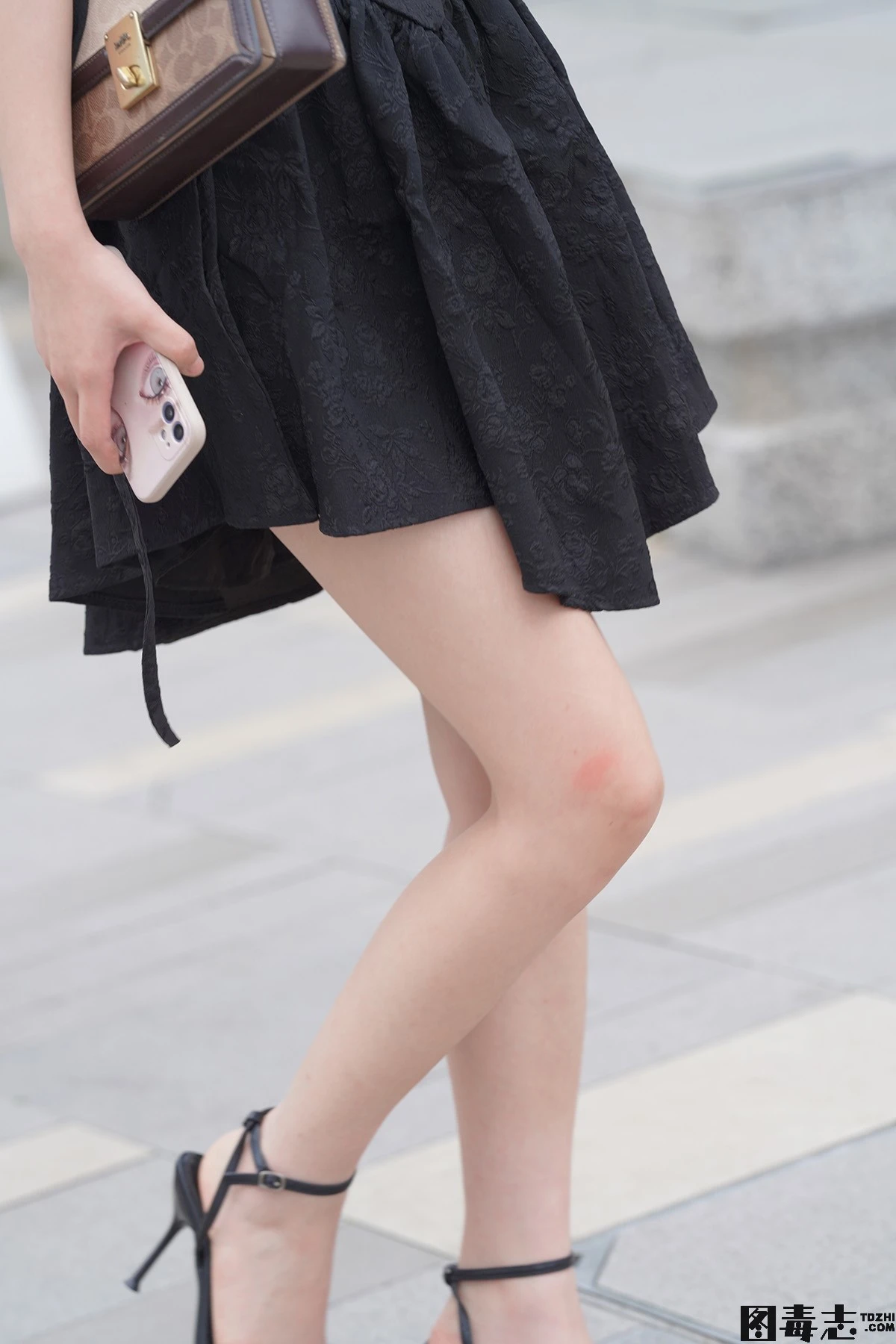 黑色提花美女-光影社区