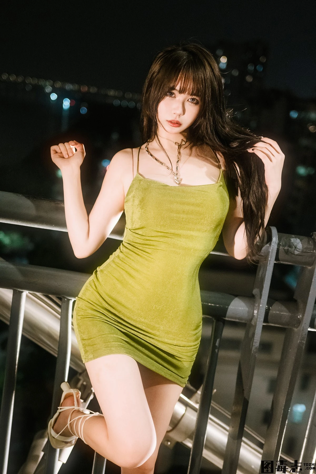 [Tina很妖孽呀] 绿色连衣裙-光影社区