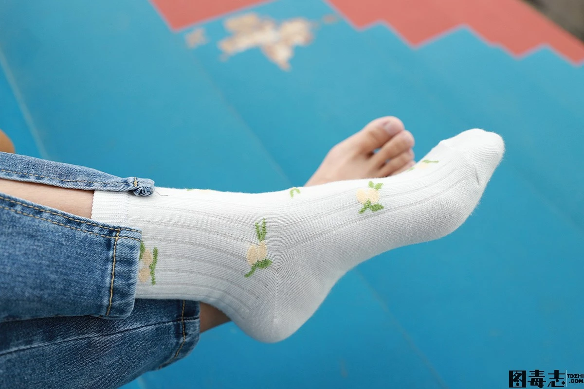 [誉铭传媒] 袜足摄影 2022微信群第十二套作品-光影社区