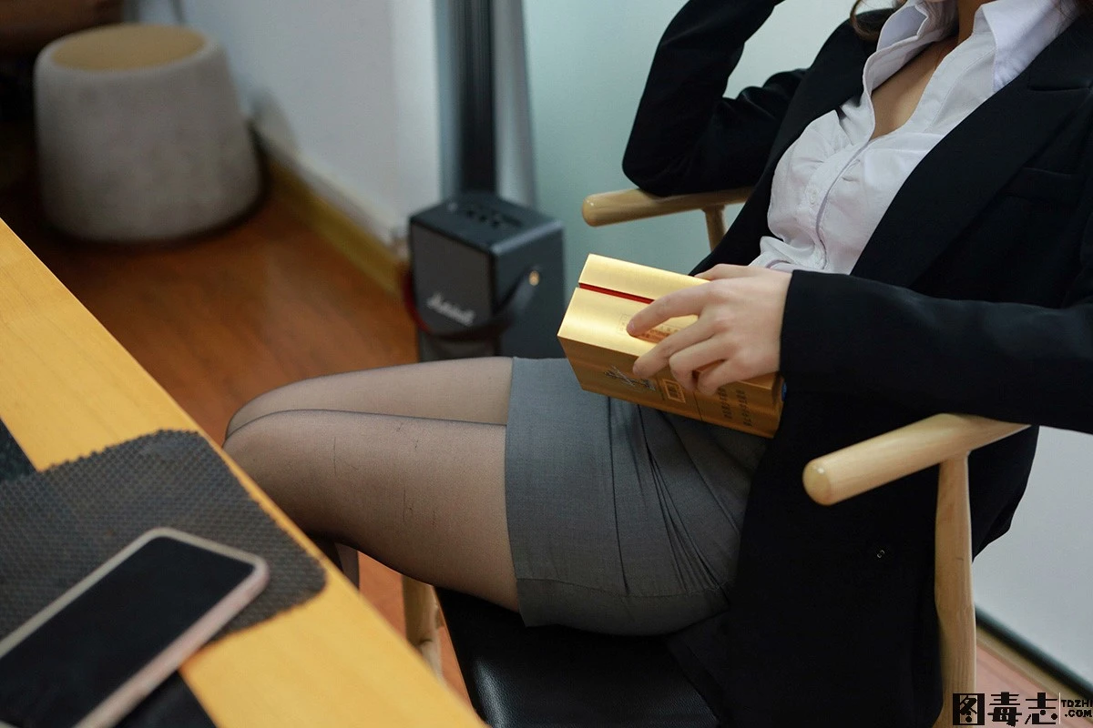 [IESS异思趣向] 模特：小婕《有事秘书干》-光影社区