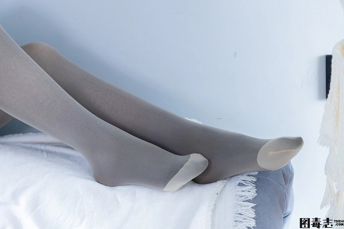 [BoBoSocks袜啵啵] No.343 甜甜圈-高跟长靴、黑丝打底、肉丝-光影社区