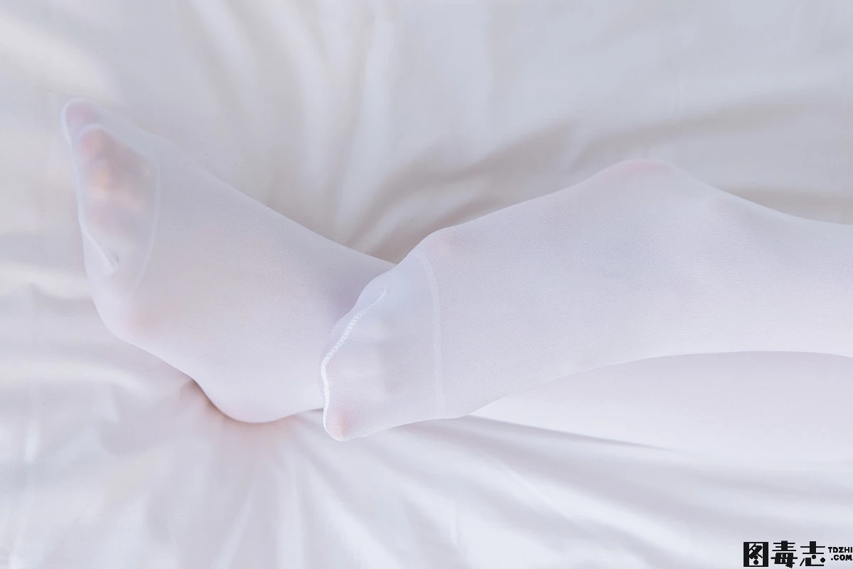 [BoBoSocks袜啵啵] No.214 小沫-黑色运动鞋、厚白丝-光影社区