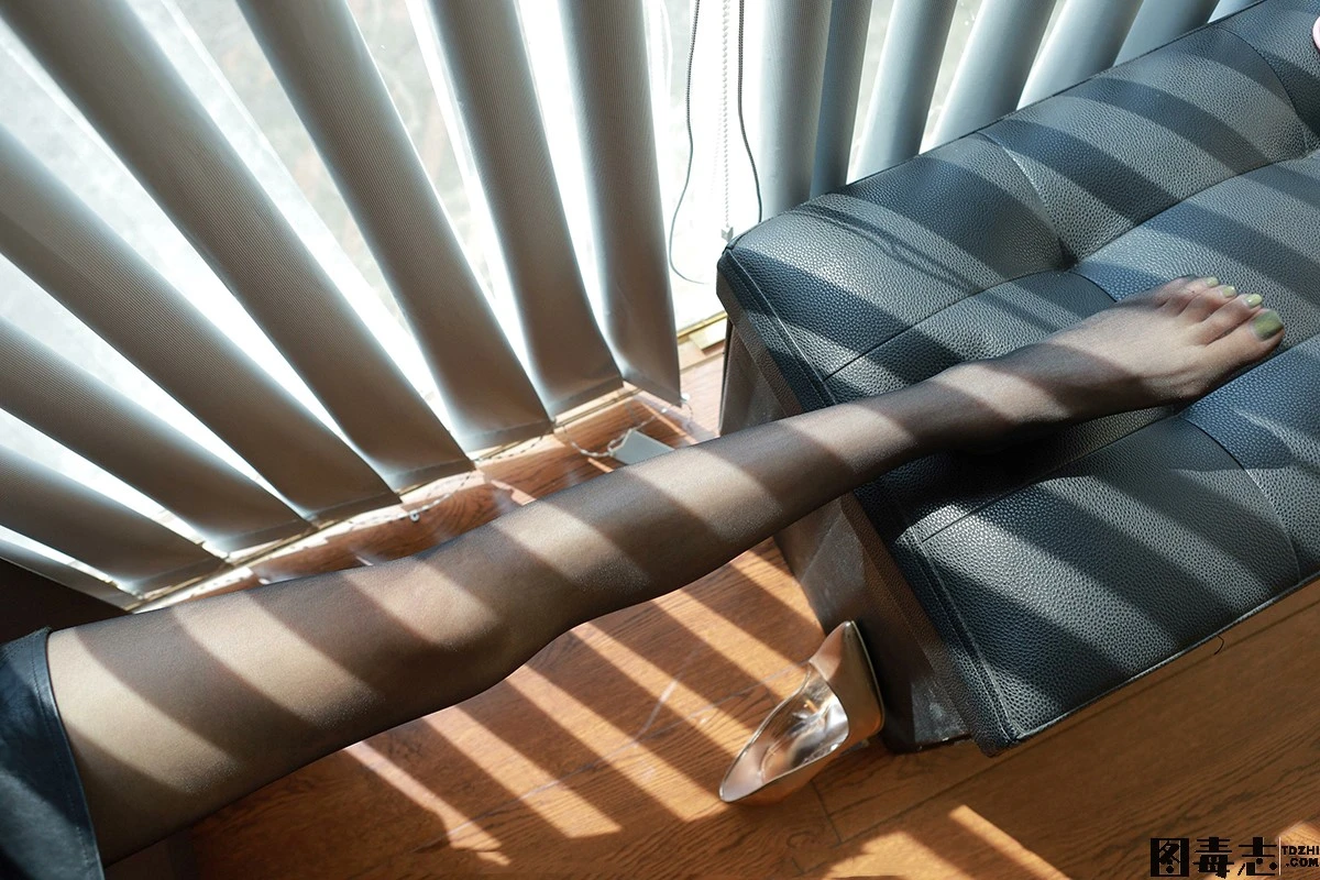 [IESS异思趣向] 模特：美子《文件夹的秘密》-光影社区