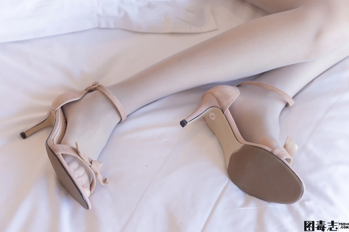 [BoBoSocks袜啵啵] No.083 稚予-高跟鞋、凉鞋、白丝、裸足涂白色指甲油剧情-光影社区