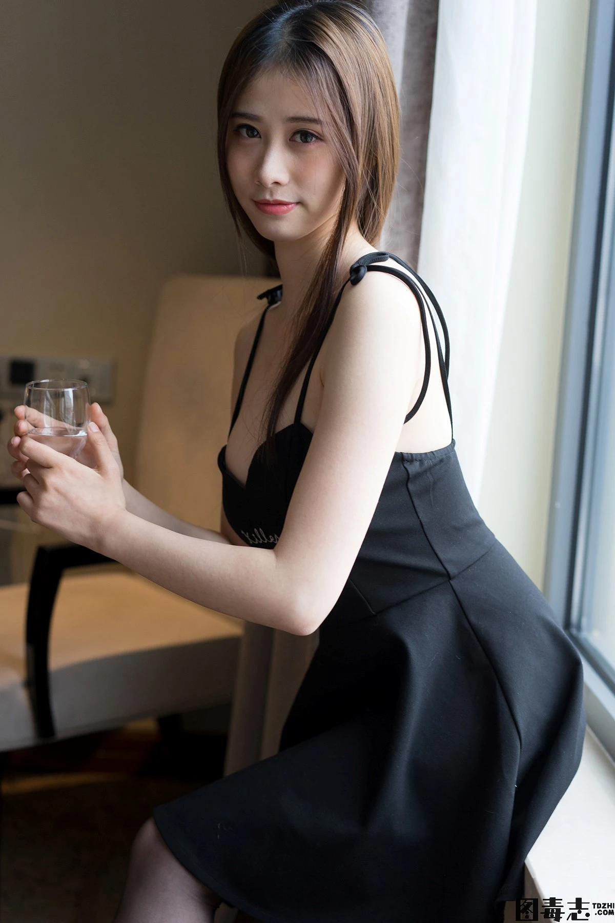 [一只小仙若] 黑丝女仆-光影社区