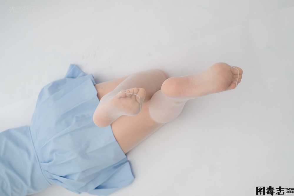 [喵写真] PR15-003 肉丝美脚玩水瓶-光影社区