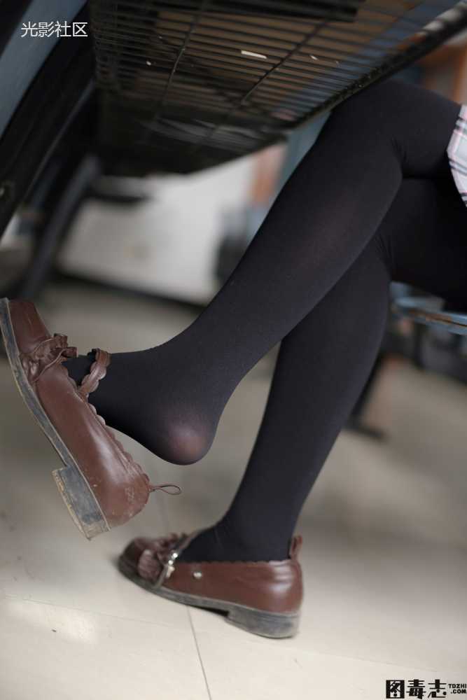 [森萝财团] X-014 黑丝学妹美脚-光影社区