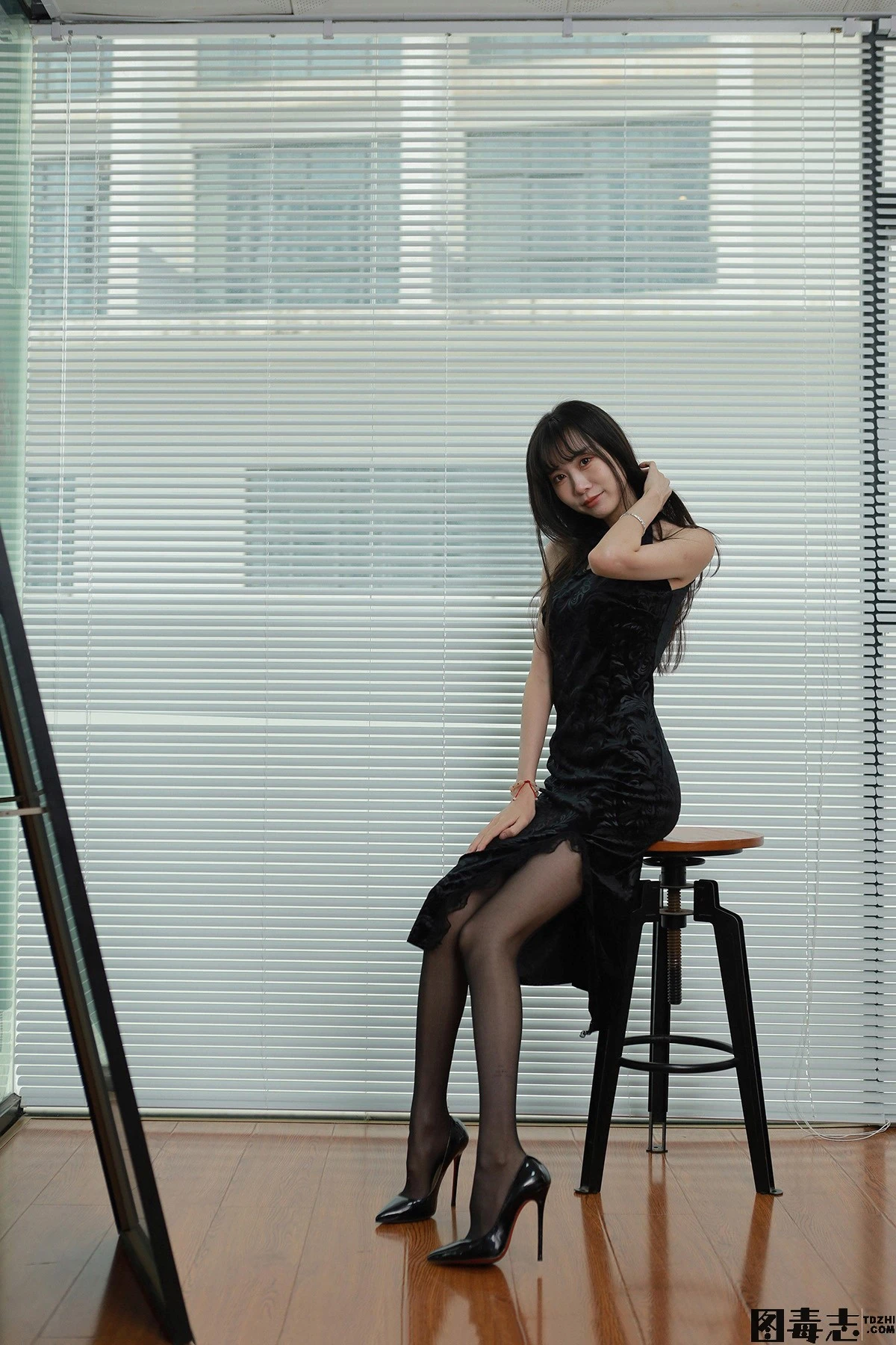 [IESS异思趣向] 模特：团团《镜花水月》-光影社区