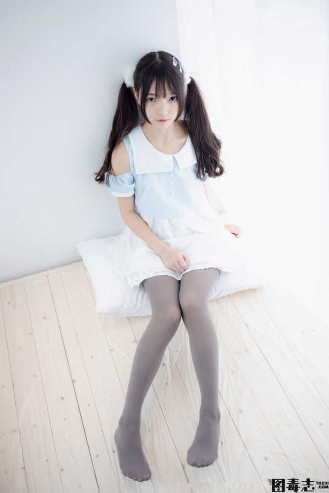 [森萝财团] X-054 默陌 80D灰丝踩物-光影社区