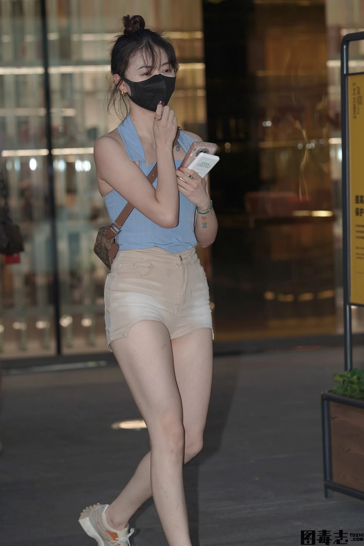 热裤美眉-光影社区