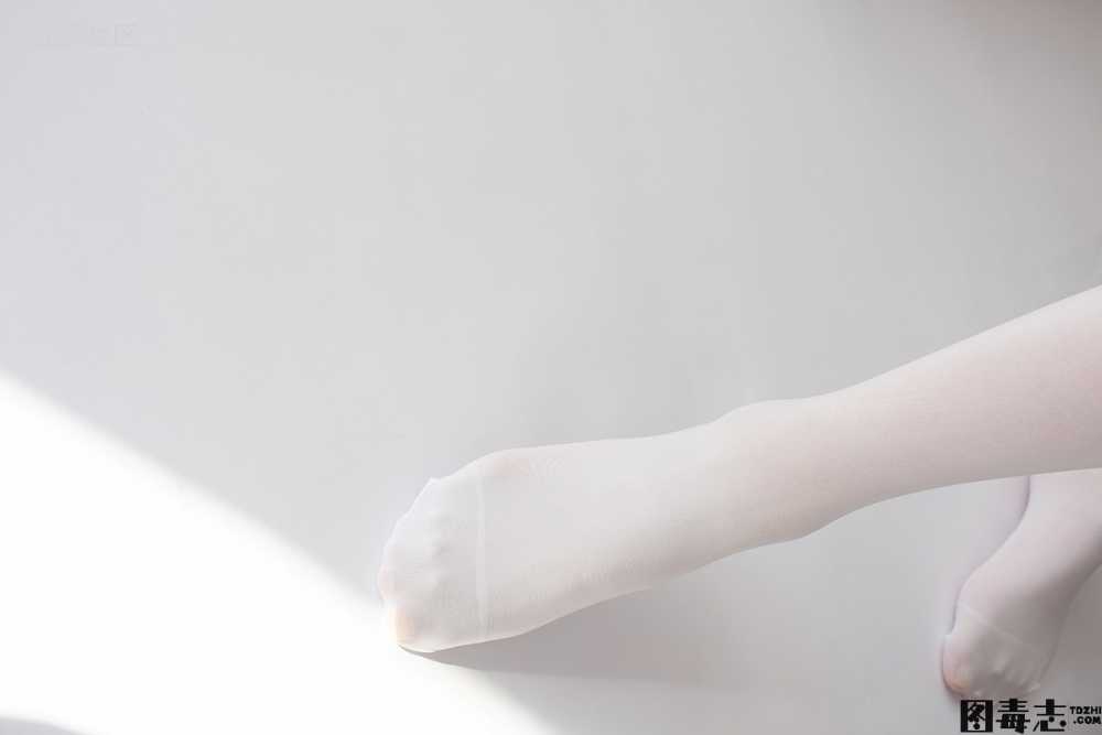 [森萝财团] 爱花写真 ALPHA-007 纯白丝足-光影社区