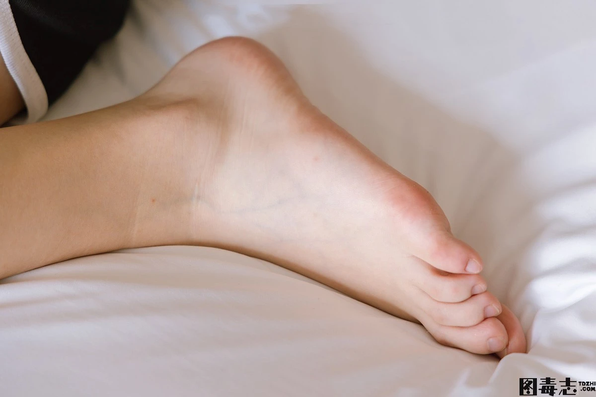 [BoBoSocks袜啵啵] No.189 小甜豆-贝壳头板鞋、白棉袜、裸足-光影社区