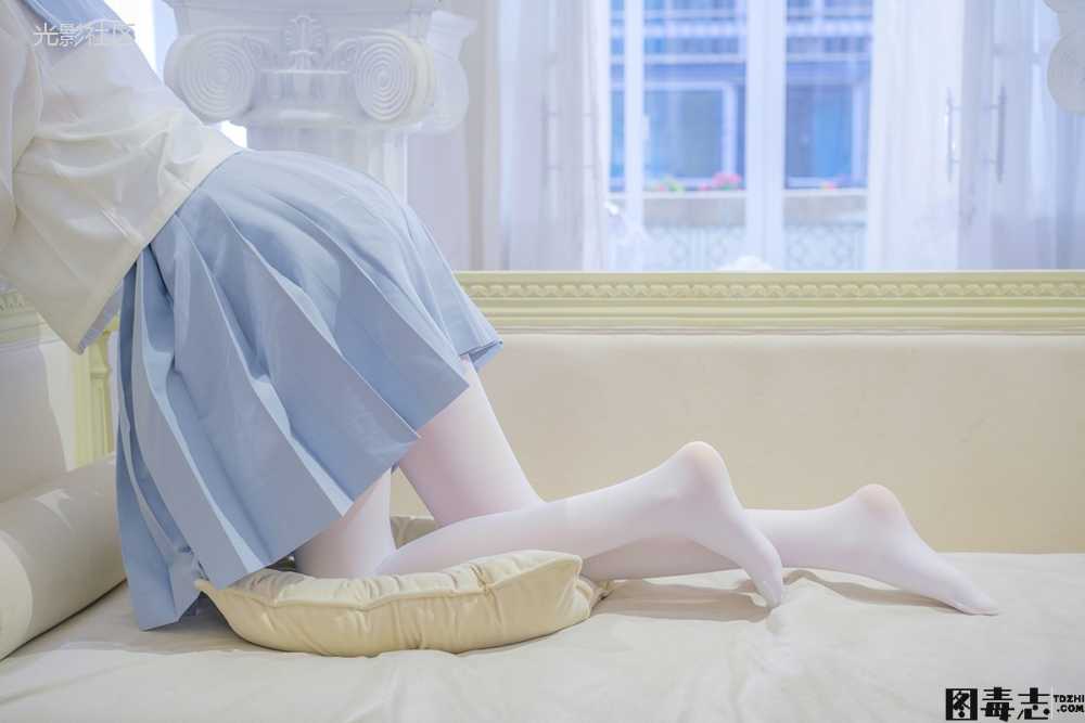 [森萝财团] GZAY4 玩手机的白丝小妹妹-光影社区