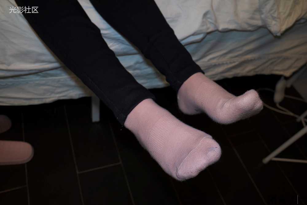 [森萝财团] 随拍002 匿名 私房灰丝裸足-光影社区