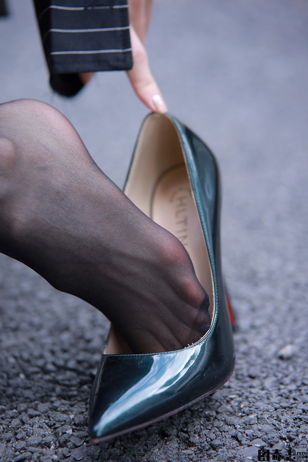 [IESS异思趣向] 模特：小六《爱的跟随》-光影社区