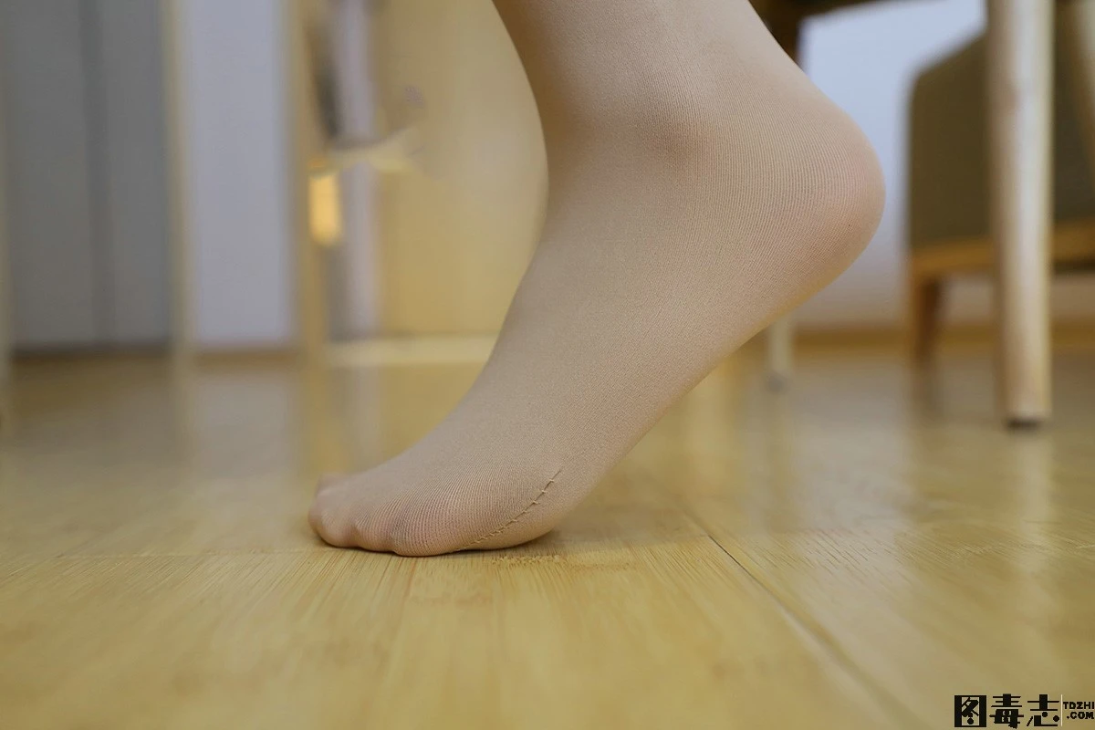 [誉铭传媒] 袜足摄影 2020年第28期作品-光影社区