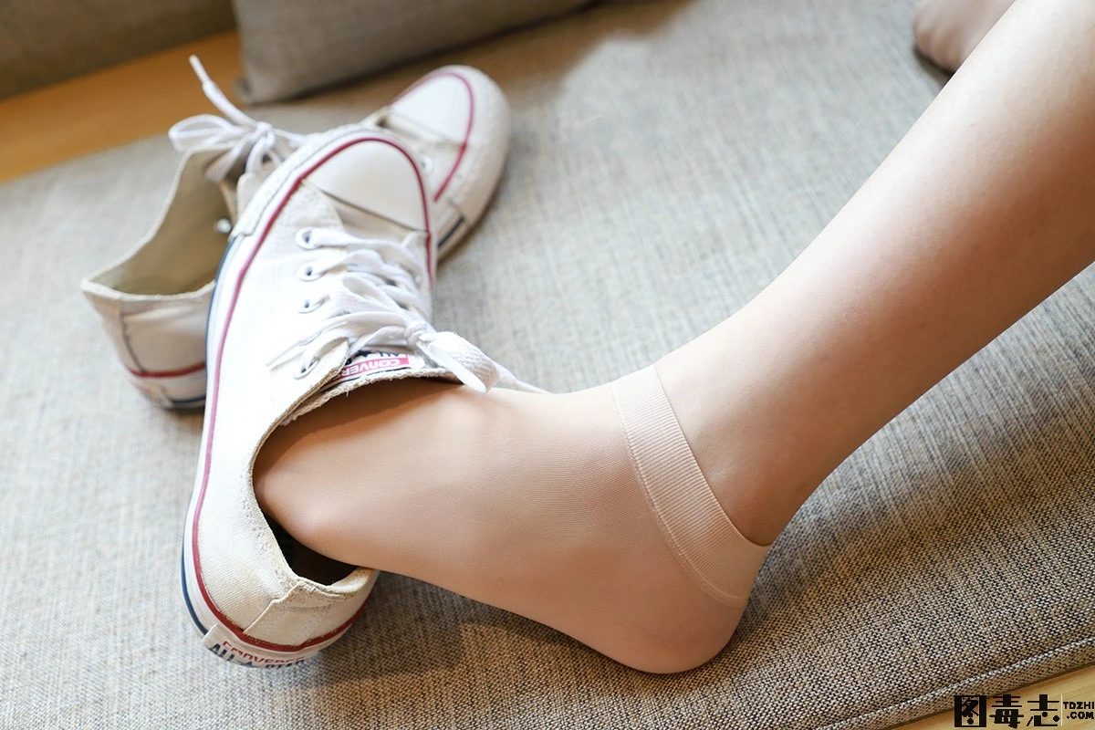 [誉铭传媒] 袜足摄影 2020年第36期作品-光影社区