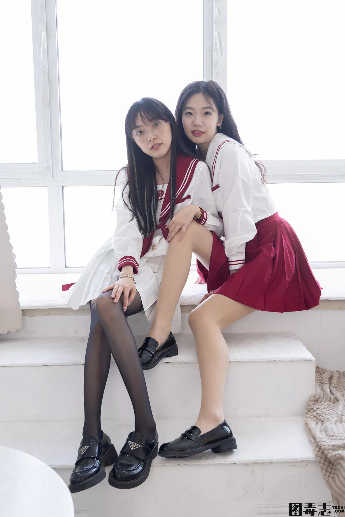 [BoBoSocks袜啵啵] No.302 小甜豆稚予-三双皮鞋、板鞋、黑丝、两双肉丝、裤里丝-光影社区