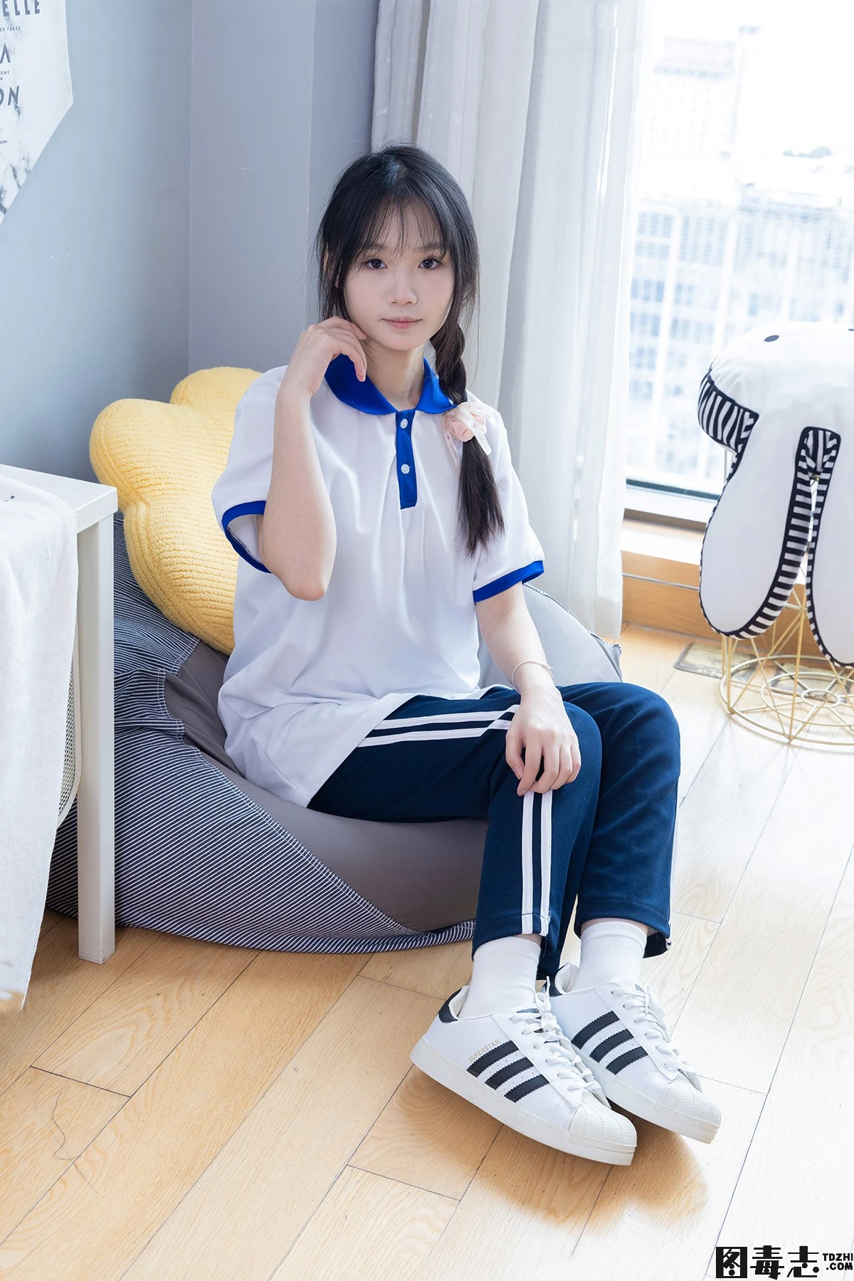 [BoBoSocks袜啵啵] No.366 甜甜圈-三双板鞋、白棉袜、短白丝-光影社区