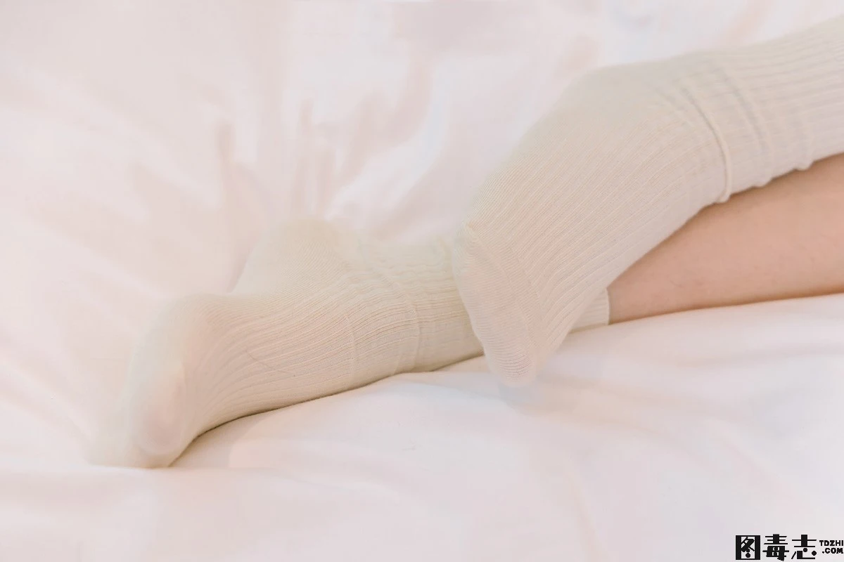 [BoBoSocks袜啵啵] No.176 小安-运动鞋、白棉袜、裸足-光影社区