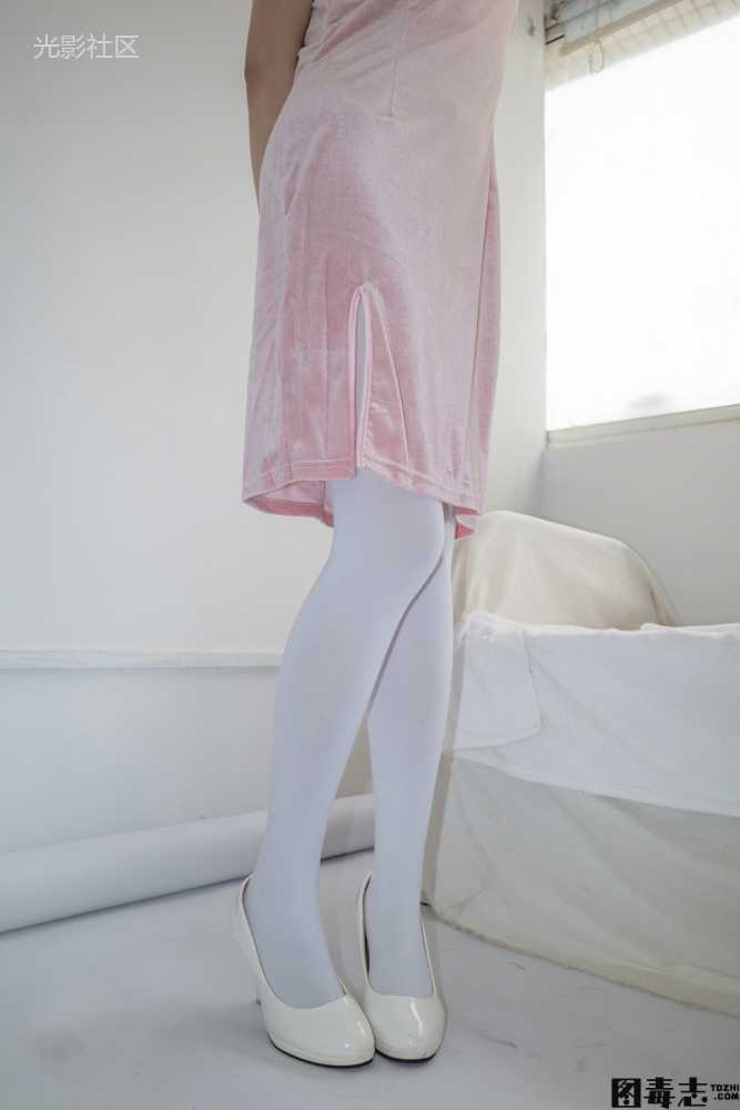 [森萝财团] 有料026 吸吸 穿着旗袍的双马尾小萝莉-光影社区