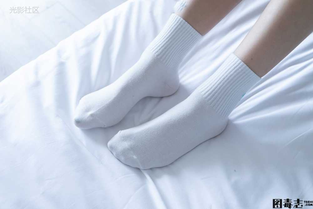 [BoBoSocks袜啵啵] No.009 果冻-耐克板鞋、白棉袜、裸足-光影社区