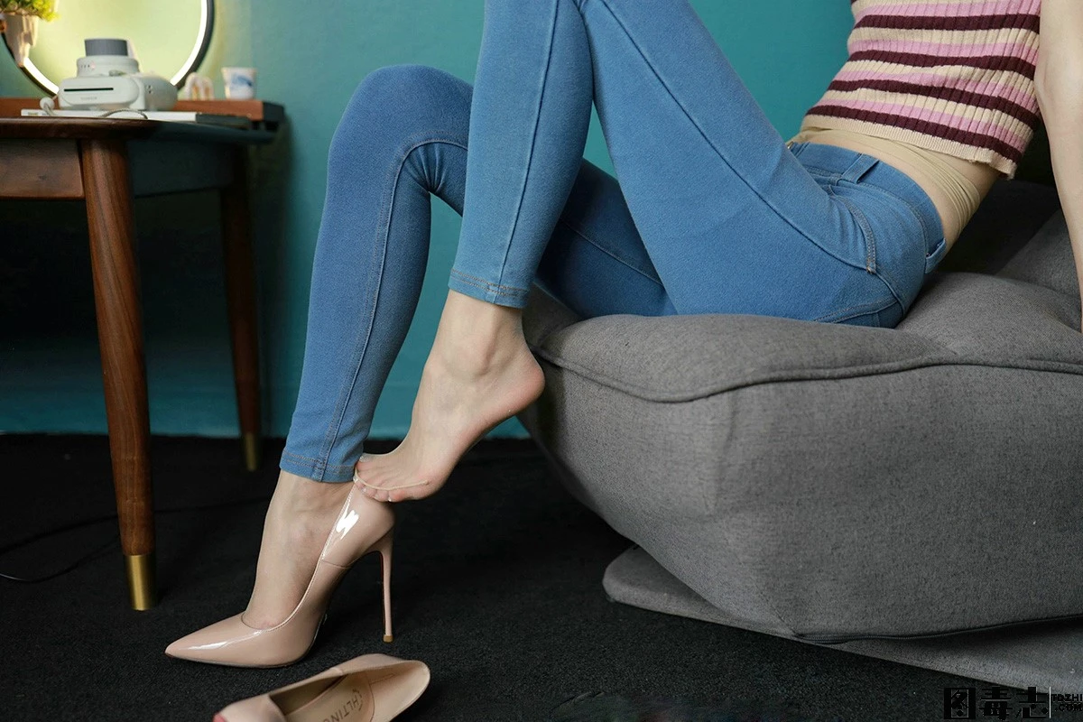 [IESS异思趣向] 模特：小六《牛仔裤里丝》-光影社区