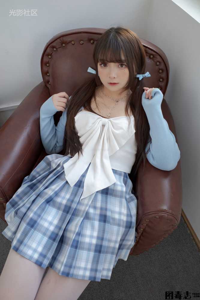 [森萝财团] 有料008 古川kagura 沙发上的白丝-光影社区