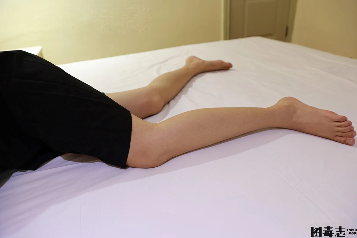 [见新摄影] No.014 设计师小樱 粉嫩连衣裙凉高裸足-光影社区