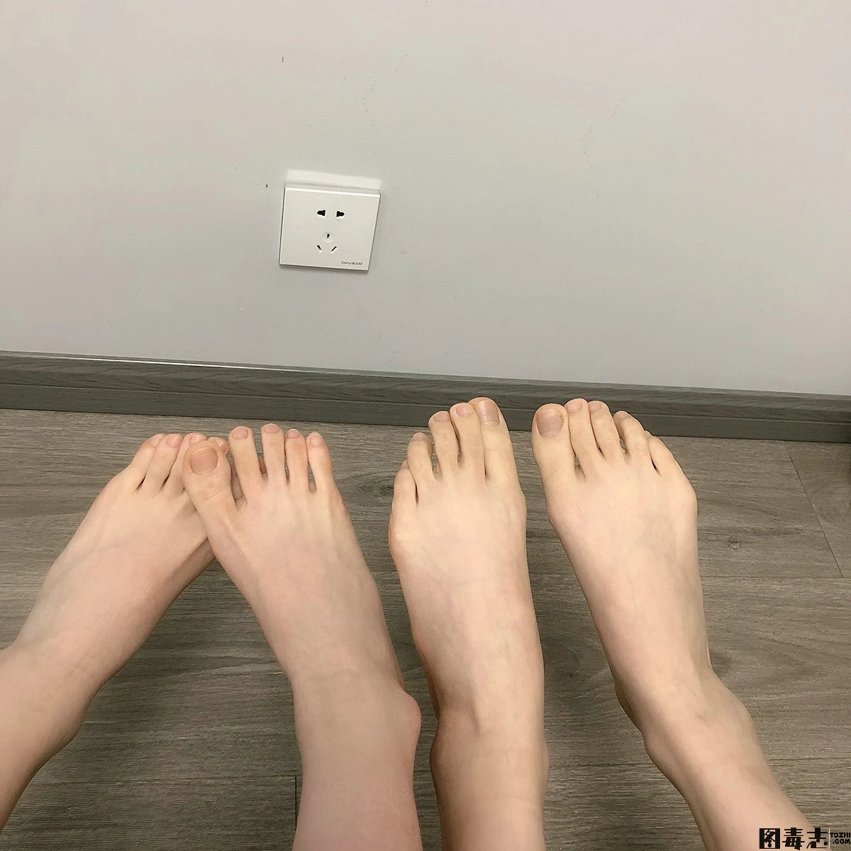 [誉铭传媒] 袜足摄影 2021年第13期作品-光影社区