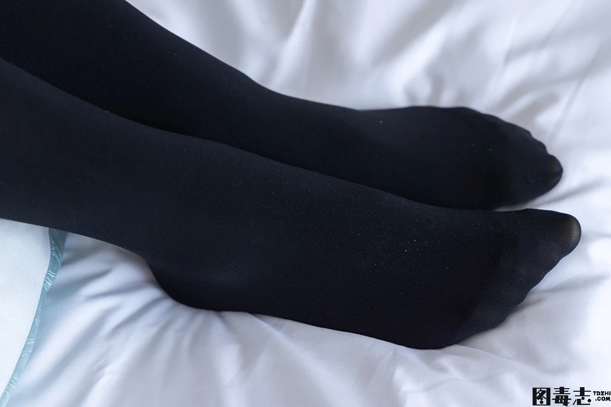 [BoBoSocks袜啵啵] No.292 奶油-两双平底鞋、厚黑丝、厚肉丝-光影社区