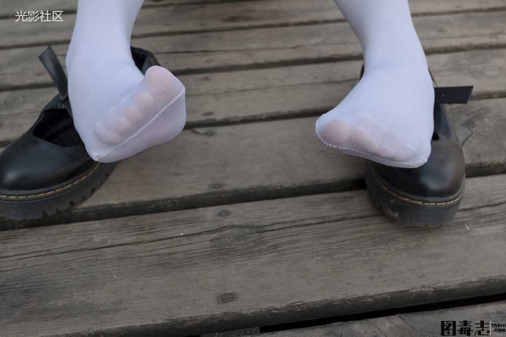 [森萝财团] BETA-012 白丝裸足高中女子生-光影社区