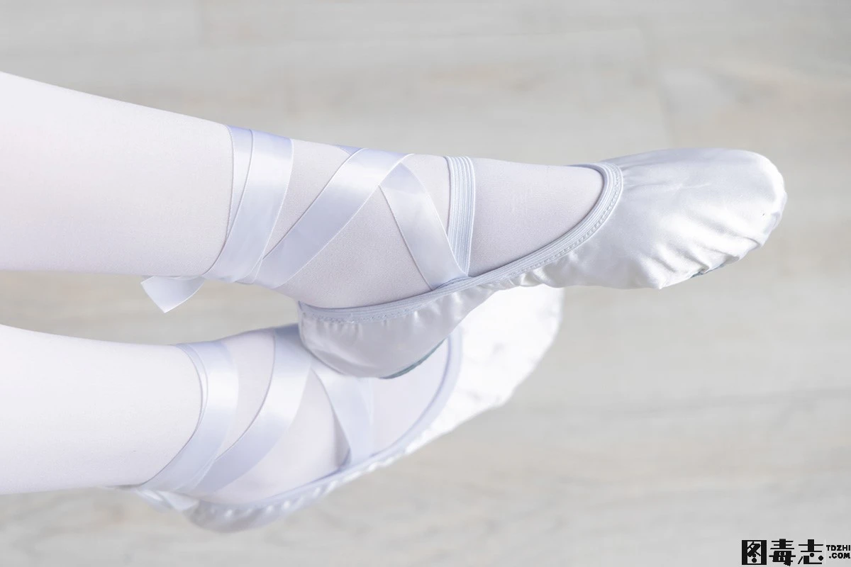 [BoBoSocks袜啵啵] No.248 小甜豆-芭蕾鞋、厚白丝、厚灰丝、肉丝、白棉袜、芭蕾舞蹈服-光影社区