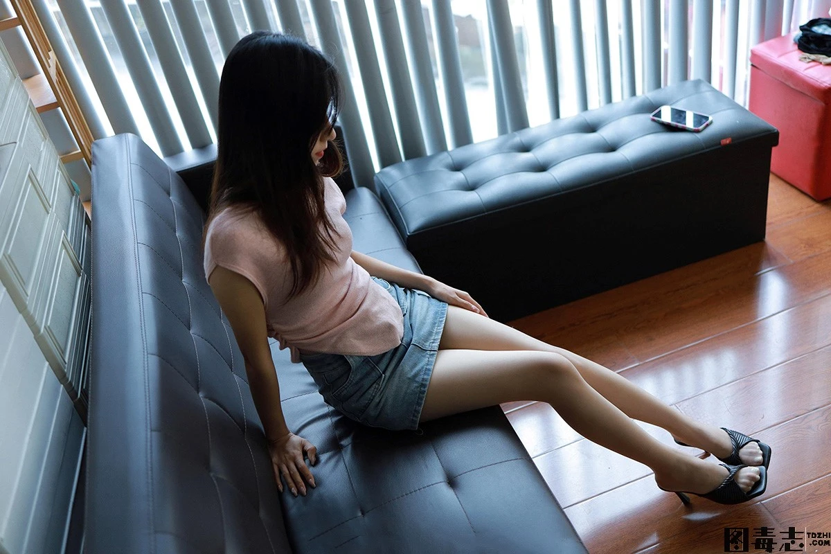 [IESS异思趣向] 模特：美子《牛仔脚丫子》-光影社区