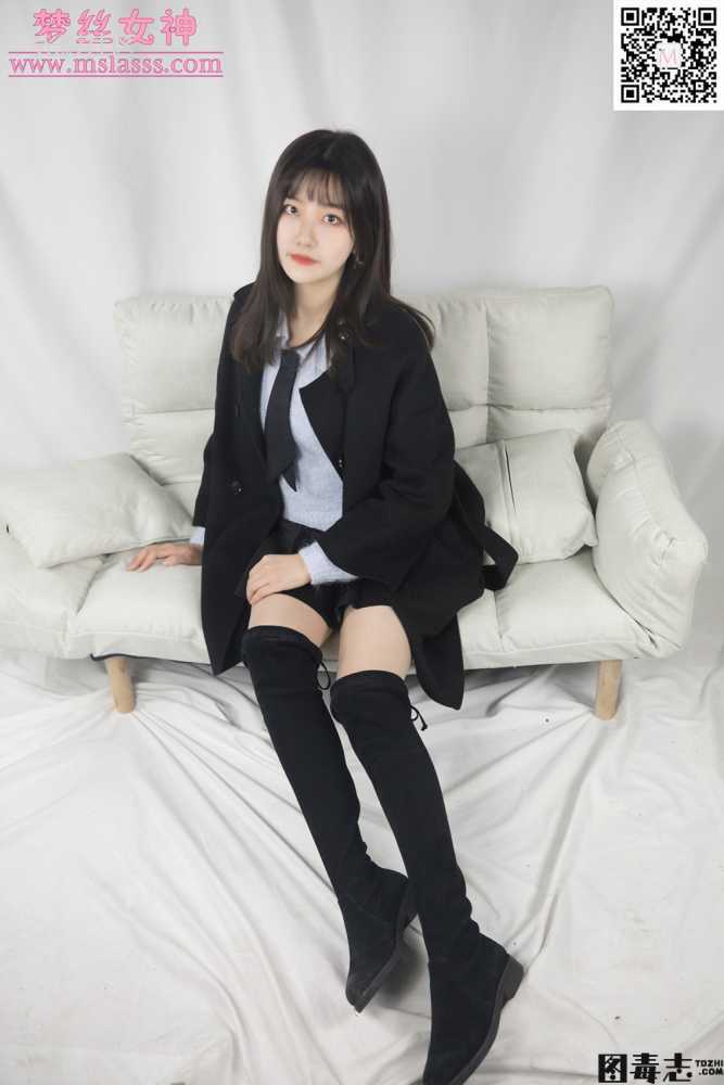 [MSLASS梦丝女神] 2020.01.07 小盐《黑风衣下的美腿》-光影社区