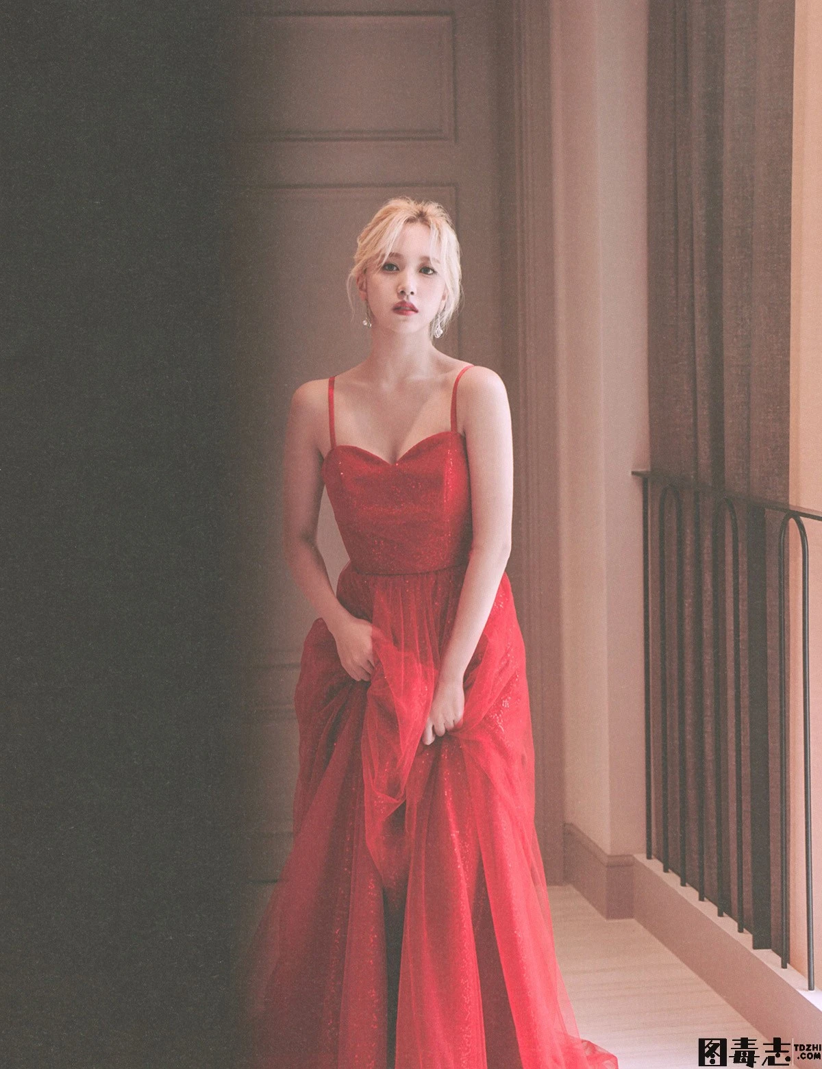 [TWICE Mina] 《Yes, I am Mina》第一本写真集-光影社区